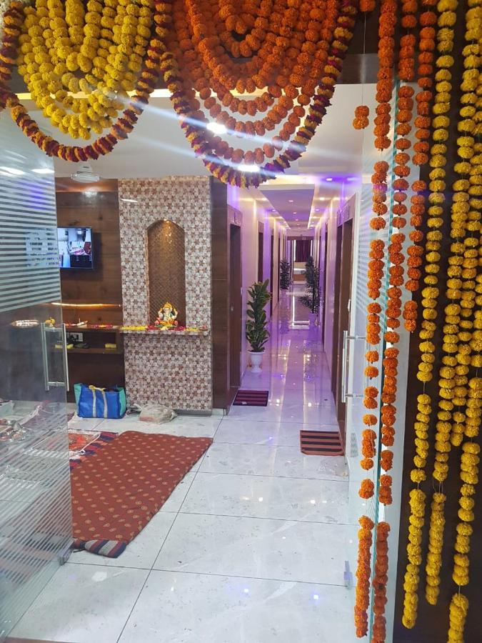 Hotel Dreamland Vadodara Bagian luar foto